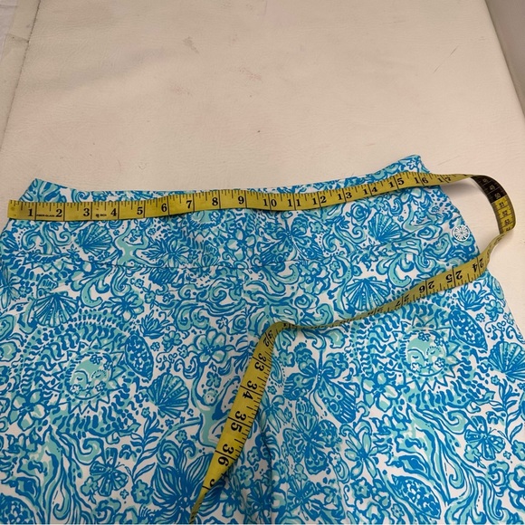 Lilly Pulitzer luxletic nakia Women's Blue Patterned Shorts size 12 - Picture 6 of 13